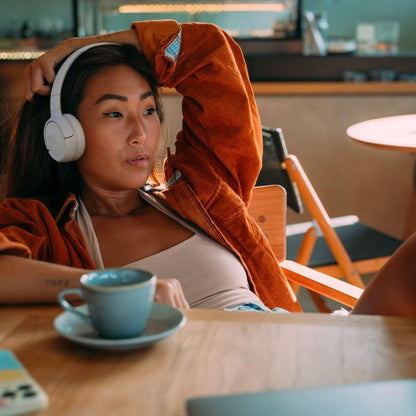 Casque supra-auriculaire sans fil JBL Tune 520BT – Jusqu'à 57h d'autonomie et charge rapide, léger, confortable et pliable, appels mains-libres avec Voice Aware (blanc)
