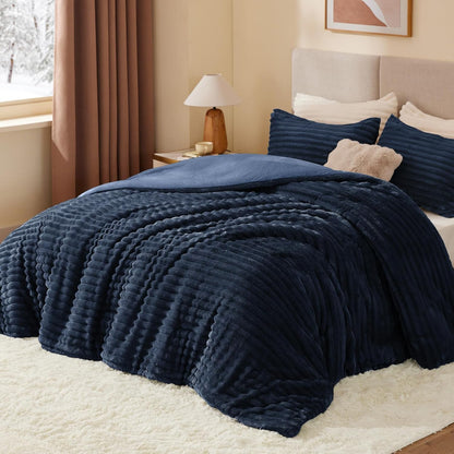 BEDELITE Fleece King Comforter Set, Soft Fluffy Bedding Set, Navy 🍁 All In One Marketplace Canada