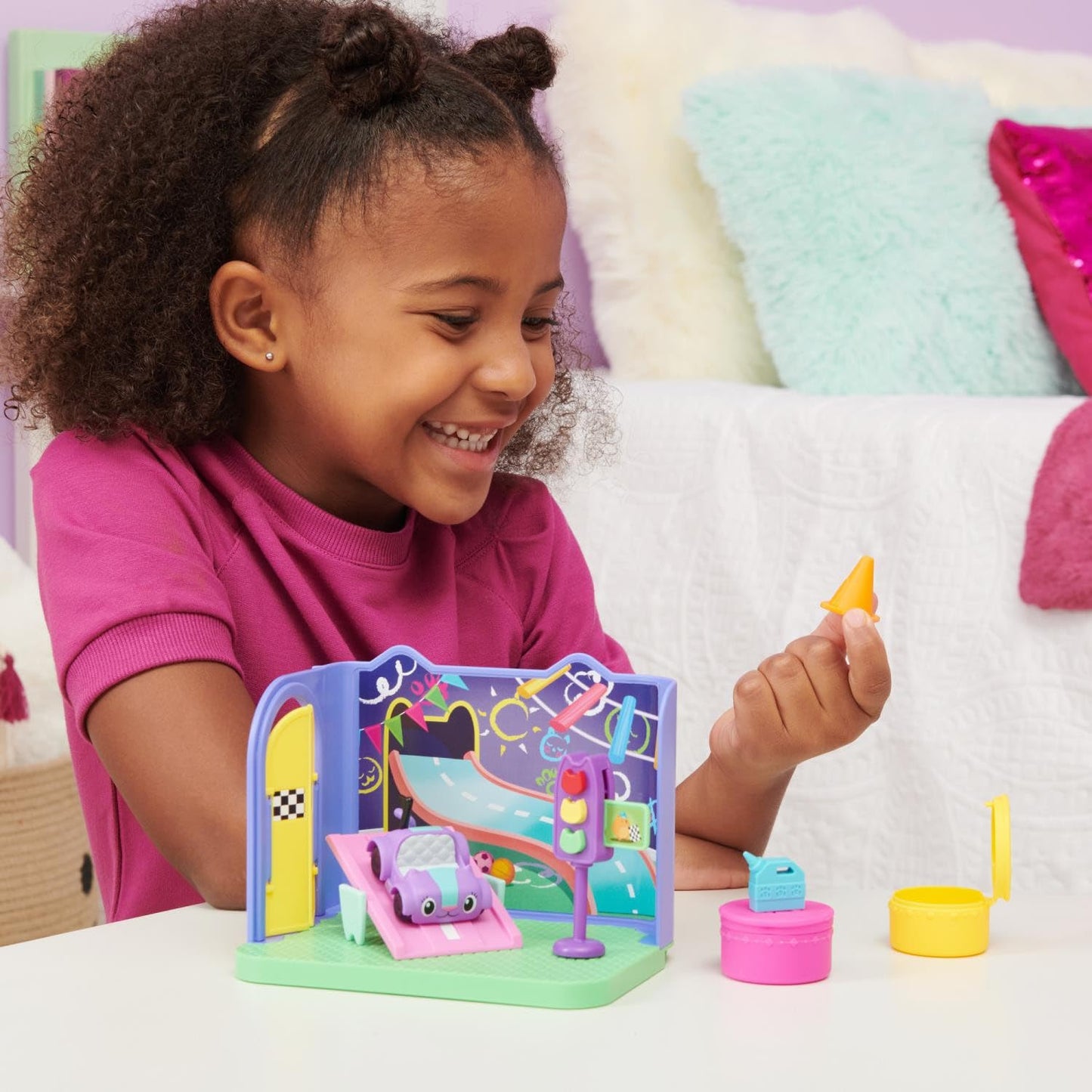 Gabby's Dollhouse, Carlita Purr-ific Play Room with Carlita Toy Car, Accessories, Furniture and Dollhouse Deliveries, Kids Toys for Ages 3 and up DREAMWORKS GABBY'S DOLLHOUSE