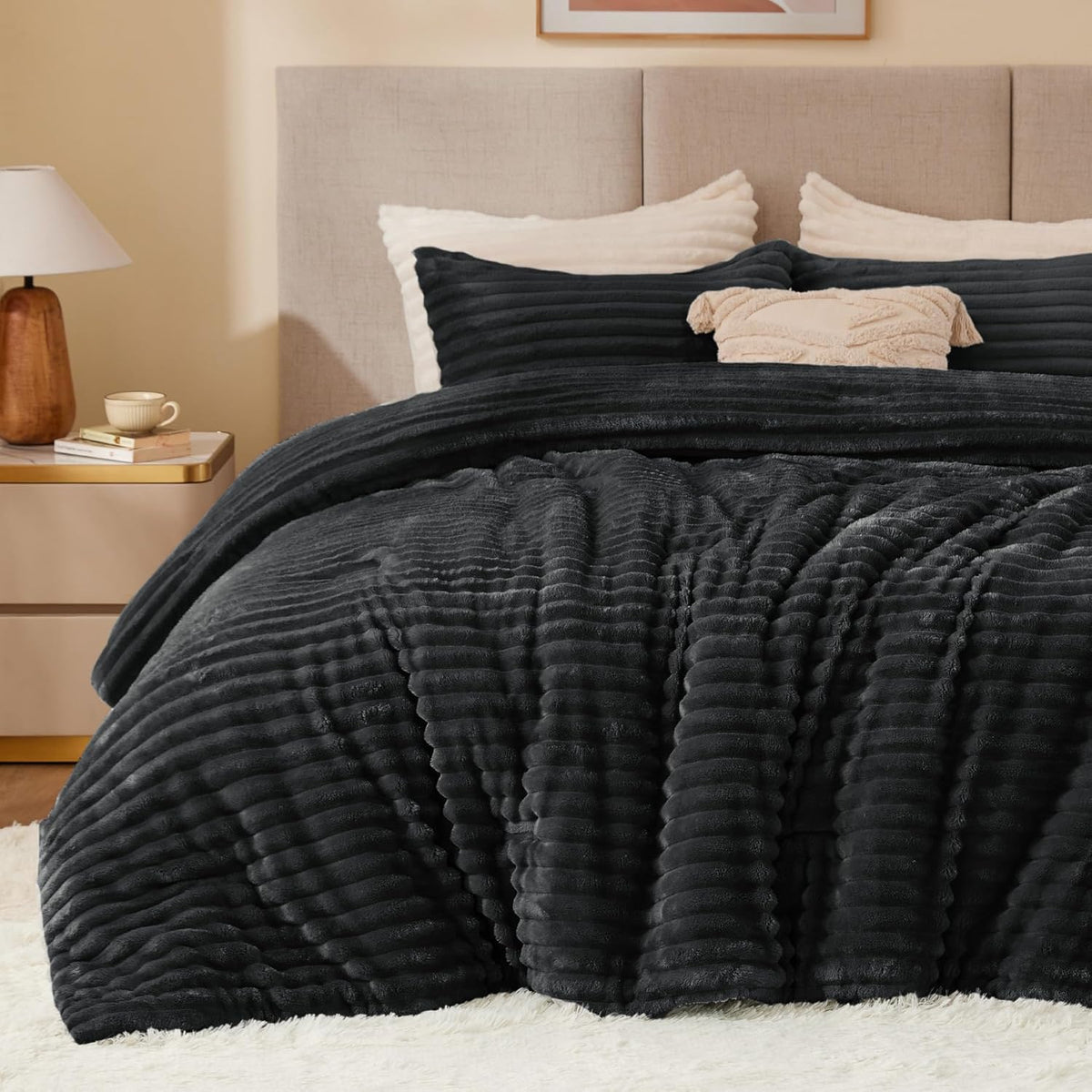 BEDELITE Fleece King Comforter Set, Soft Fluffy Bedding Set, Black 🍁 All In One Marketplace Canada