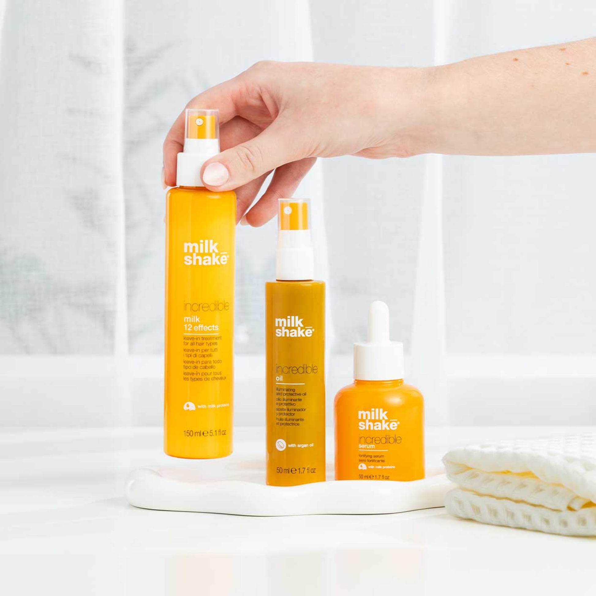 milk_shake Incredible Milk - Leave-In Hair Treatment for All Hair Types | Renews Detangles and Repairs Damaged Hair | 5.1 fl oz (150 ml) - Available at All In One Marketplace Canada