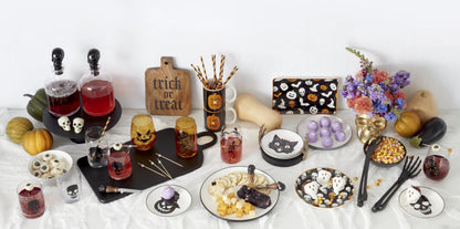 Oneida Serveware, Trick-or-Treat Cheese Board, Made of Acacia Wood, Cheese Server, Halloween Decor Indoor, Perfect for Halloween Party, Fall Decor for Home, Hand Wash Only (1 Piece, 9.6 x 6.8-inch)