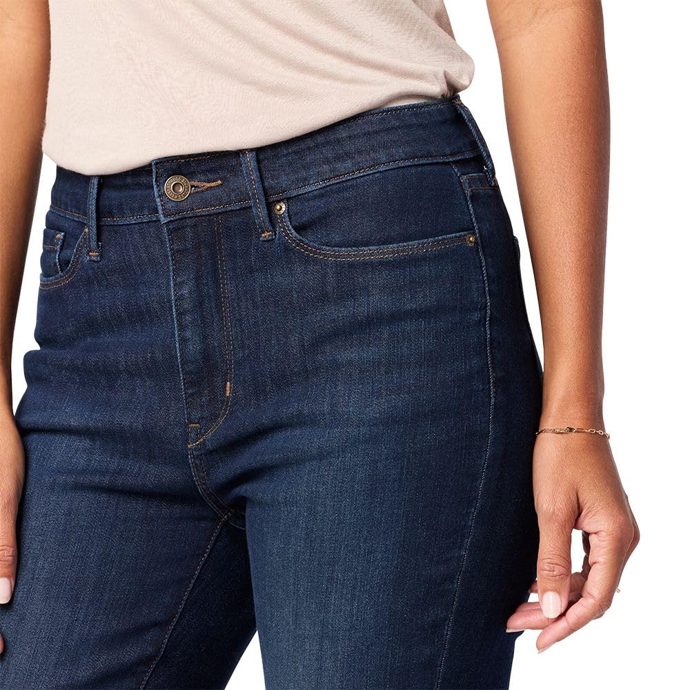 Levi Strauss Signature Gold Women's Mid-Rise Slim Fit Capris (Available in Plus Size), (New) Dark Orbit, 12 Levi Strauss Signature Gold