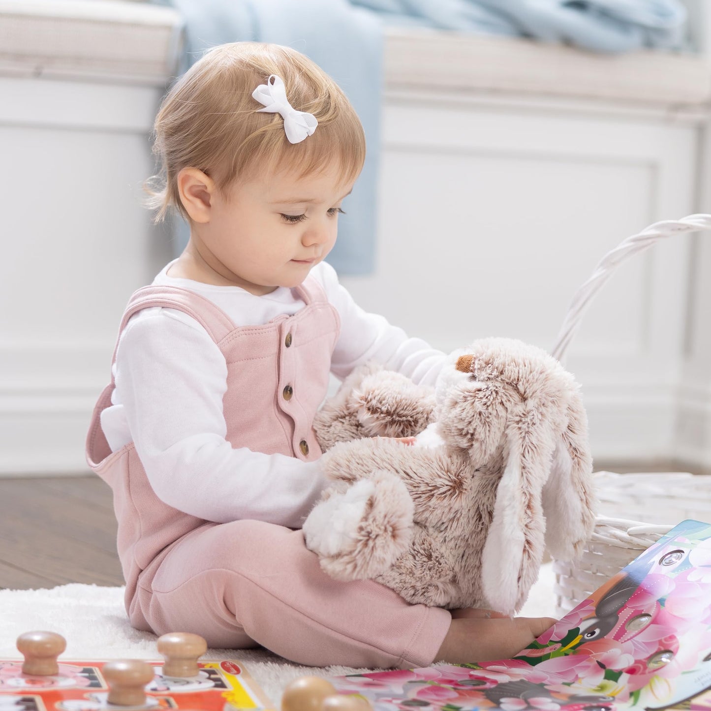 Melissa & Doug Burrow Bunny Stuffed Animal Plushie with Big Feet, Floppy Ears & Fluffy Tail, Adorable Pretend Play Toddler Toys for Girls & Boys 3+ Melissa & Doug