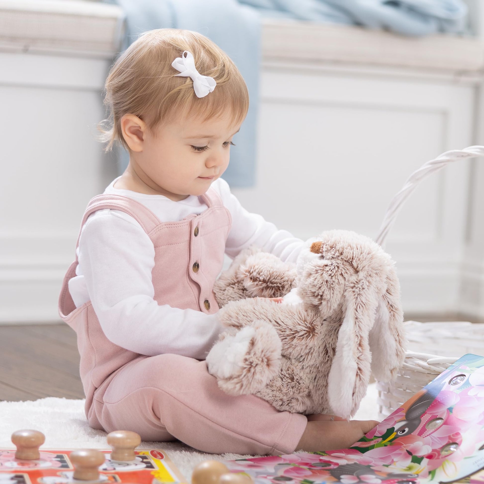Melissa & Doug Burrow Bunny Stuffed Animal Plushie with Big Feet, Floppy Ears & Fluffy Tail, Adorable Pretend Play Toddler Toys for Girls & Boys 3+ Melissa & Doug