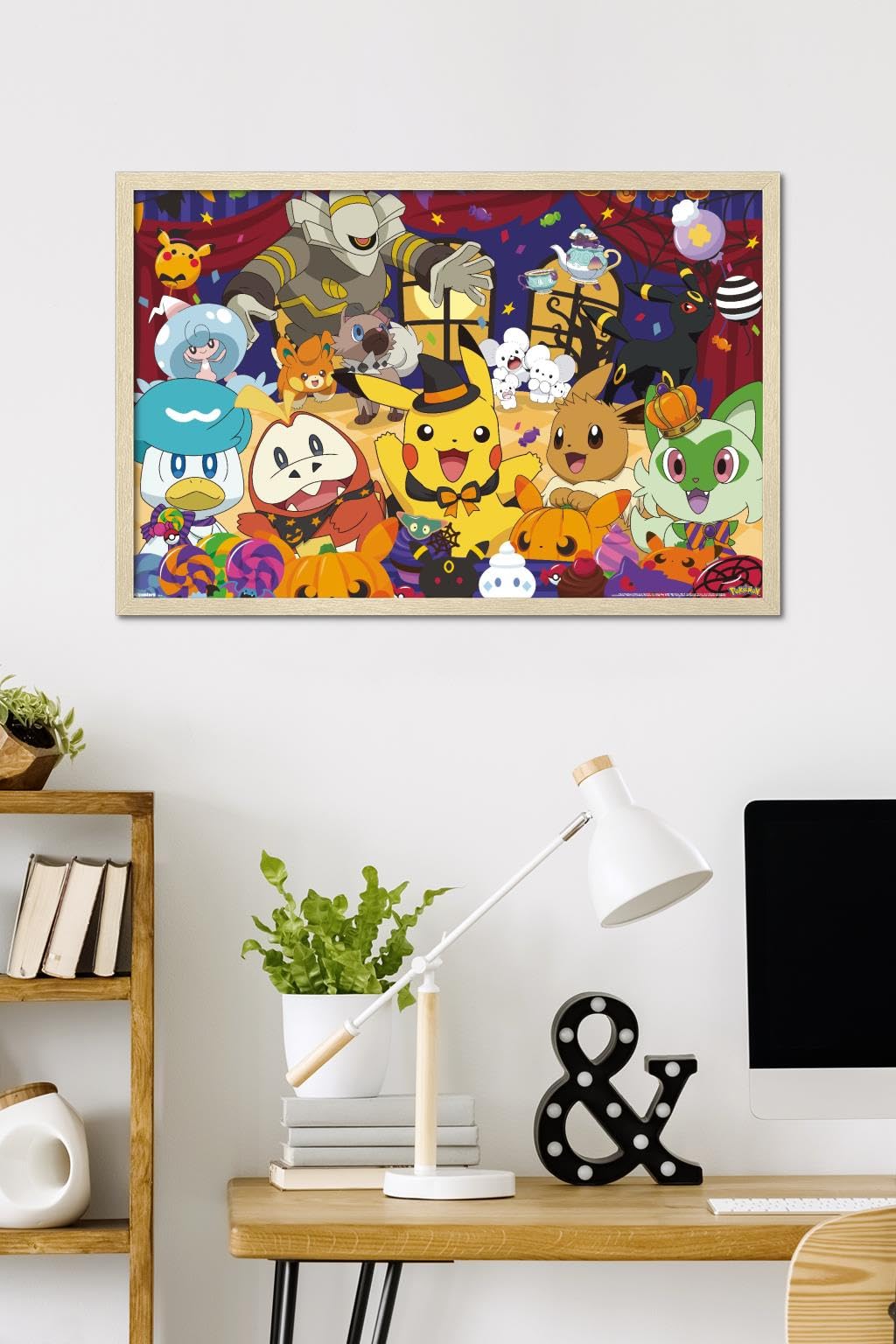 Pokémon : Fête d'Halloween - Affiche murale de groupe, 34 po L x 22,4 po l, version avec cadre blond