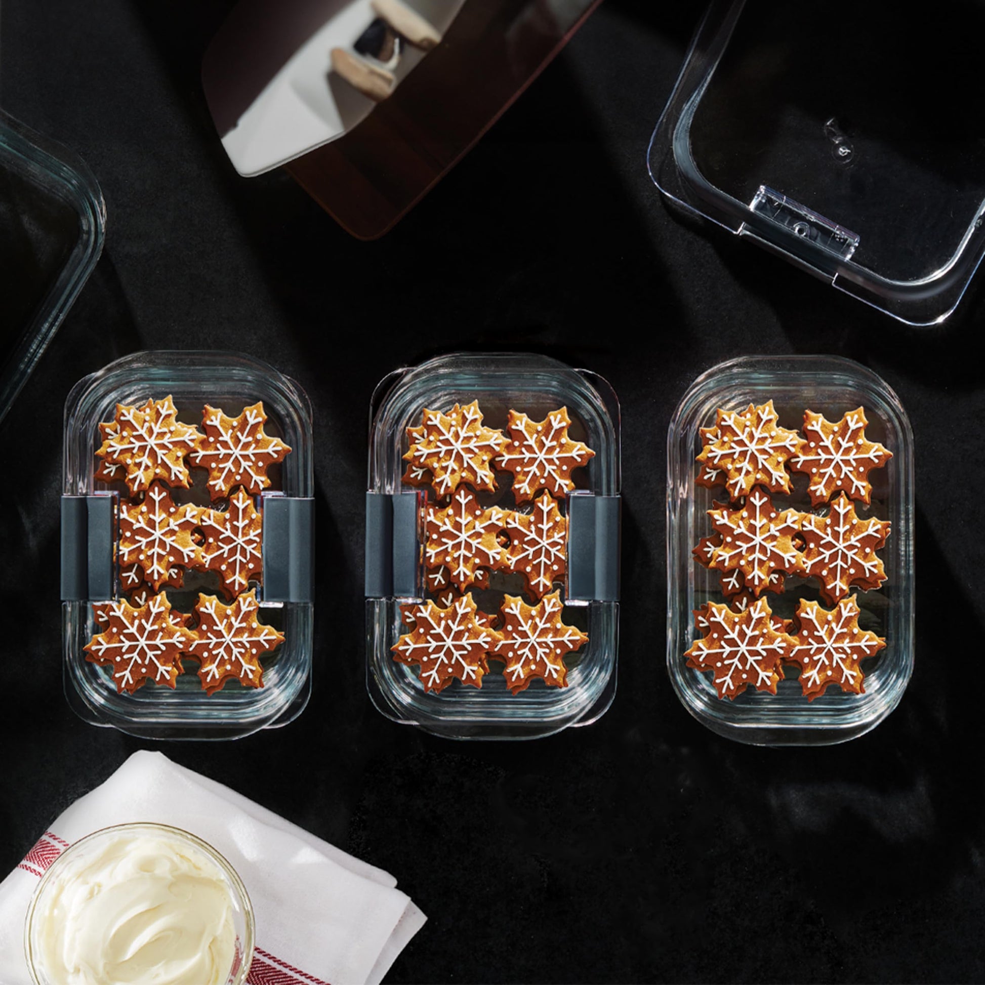Rubbermaid Brilliance Glass Food Storage Containers, Set of 9 Food Containers with Lids (18 Pieces Total), BPA Free and Leak Proof - Available at All In One Marketplace Canada