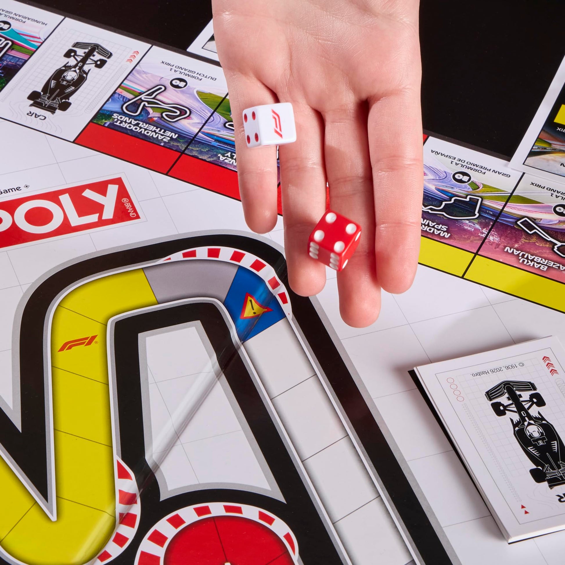 Monopoly F1 Edition Board Game | Officially Licensed Formula 1 Game | Family Games for Kids, Teens and Adults | 2-6 Players | 45 Mins. | Ages 8+ (English) Monopoly