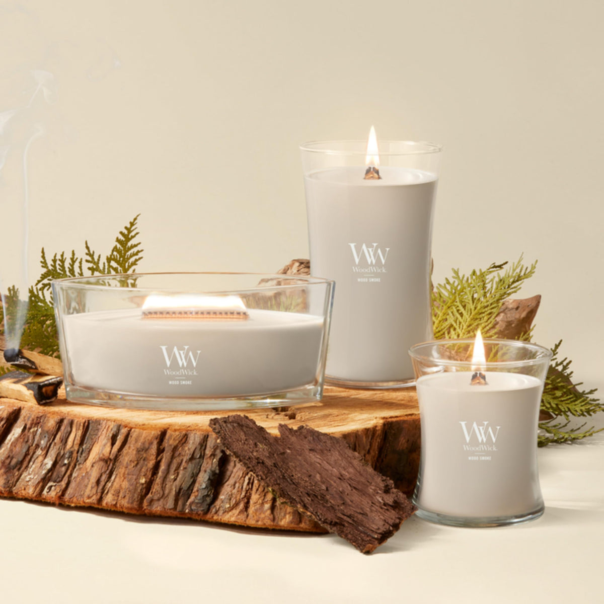 Bougie parfumée WoodWick en forme de sablier, Wood Smoke, 609,5 g, grande taille, jusqu'à 130 heures de combustion, bougie d'automne avec mèche crépitante, mélange de cire de soja, bougie d'Halloween