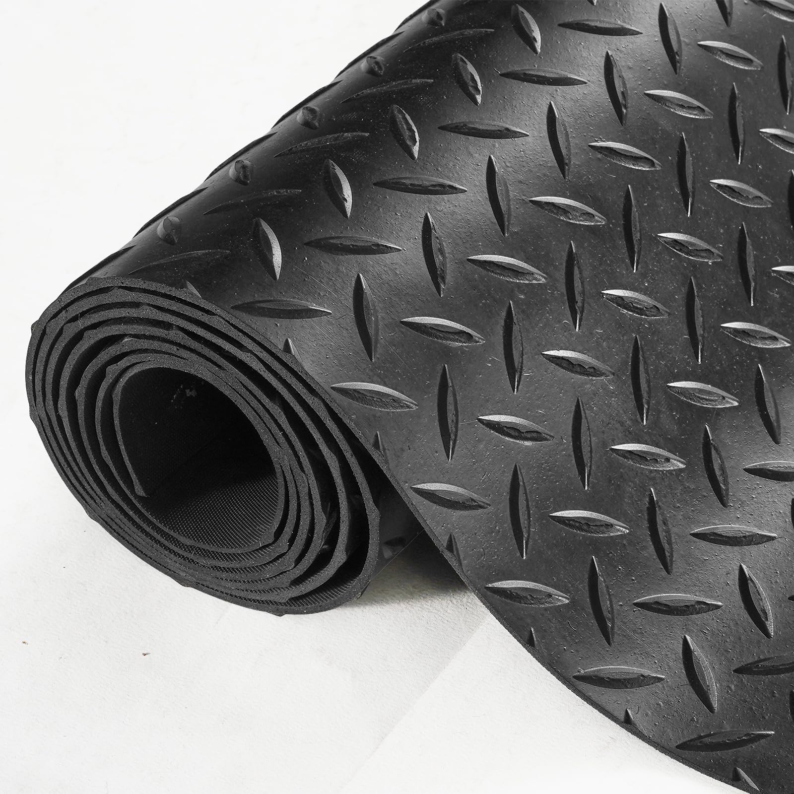 VEVOR Diamond-Plate Rubber Flooring Roll, 3 mm x 4 ft x 8 ft Garage Floor Mat, SBR Rubber Flooring Roll, Easy to Clean, Diamond Plate Mat for Under Cars, Garage Industry Gym, Black VEVOR