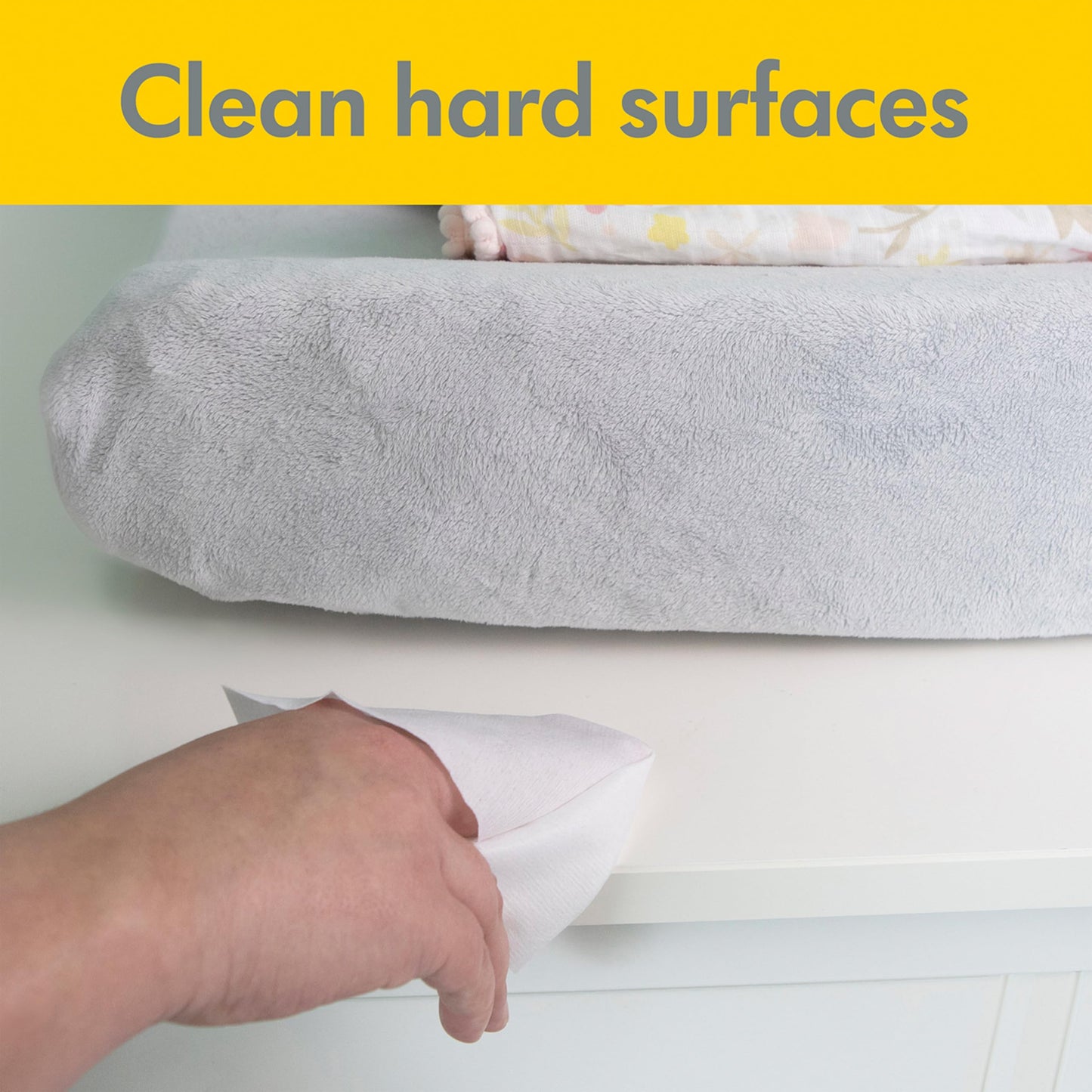 Medela Quick Clean Wipes for On-the-Go Cleaning of Breast Pumps, Accessories, and Various Surfaces, Resealable, Plant-Based, 3 Packs of 30 (90 Count) 🍁 All In One Marketplace Canada