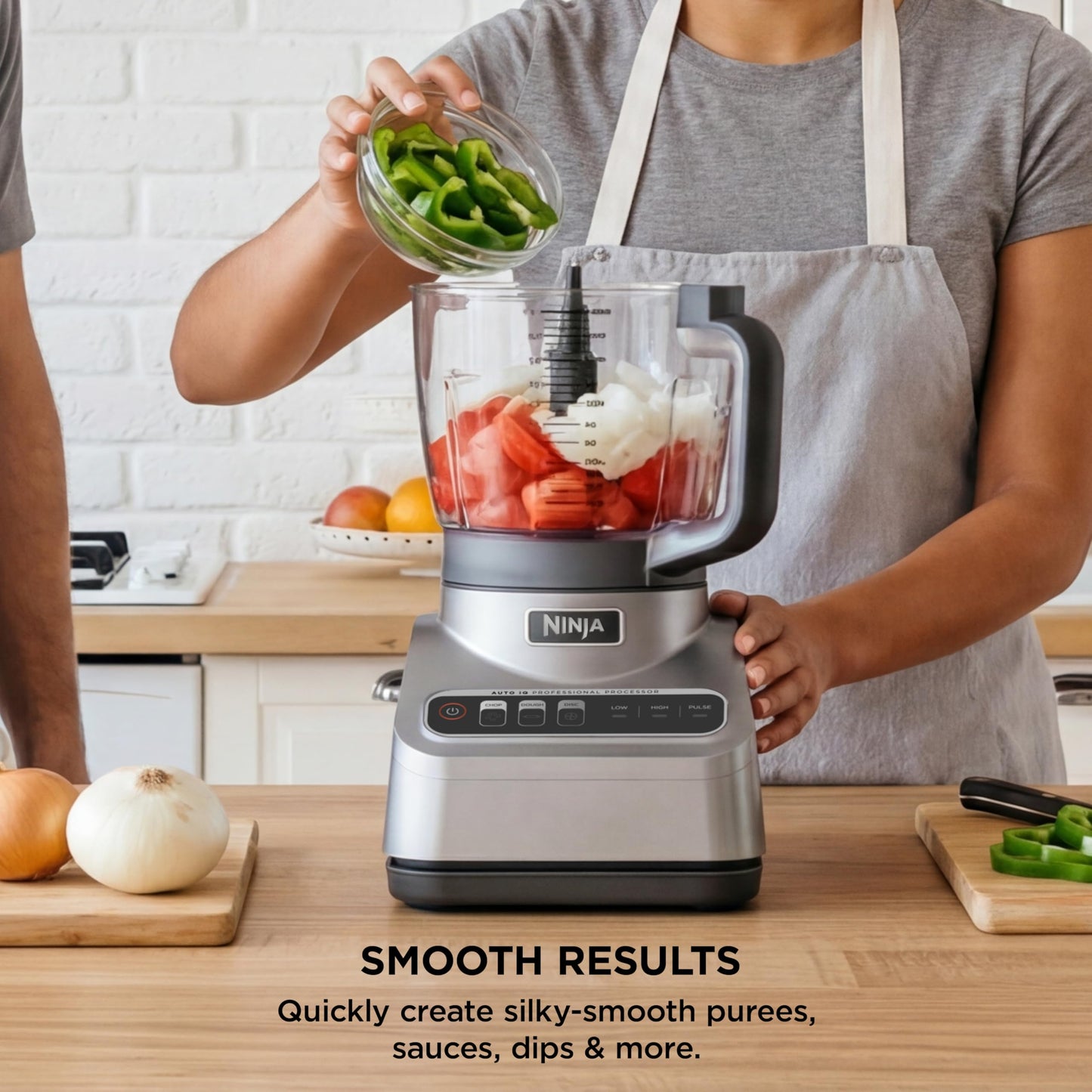 Ninja Professional Plus Food Processor 850-Watts With Auto-iQ Preset Programs Chop Puree Dough Slice Shred With a 9-Cup Capacity and a Silver Stainless Finish (BN600C) - Canadian Version