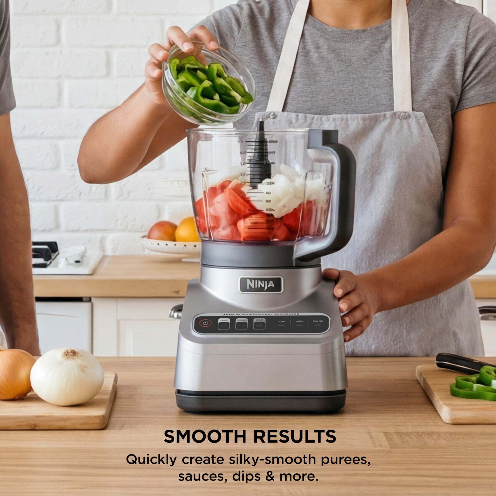 Ninja Professional Plus Food Processor 850-Watts With Auto-iQ Preset Programs Chop Puree Dough Slice Shred With a 9-Cup Capacity and a Silver Stainless Finish (BN600C) - Canadian Version