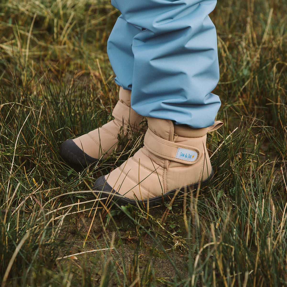 Jan & Jul Toasty-Dry Winter Booties for Toddlers (Soft Brown, US 6) 🍁 All In One Marketplace Canada