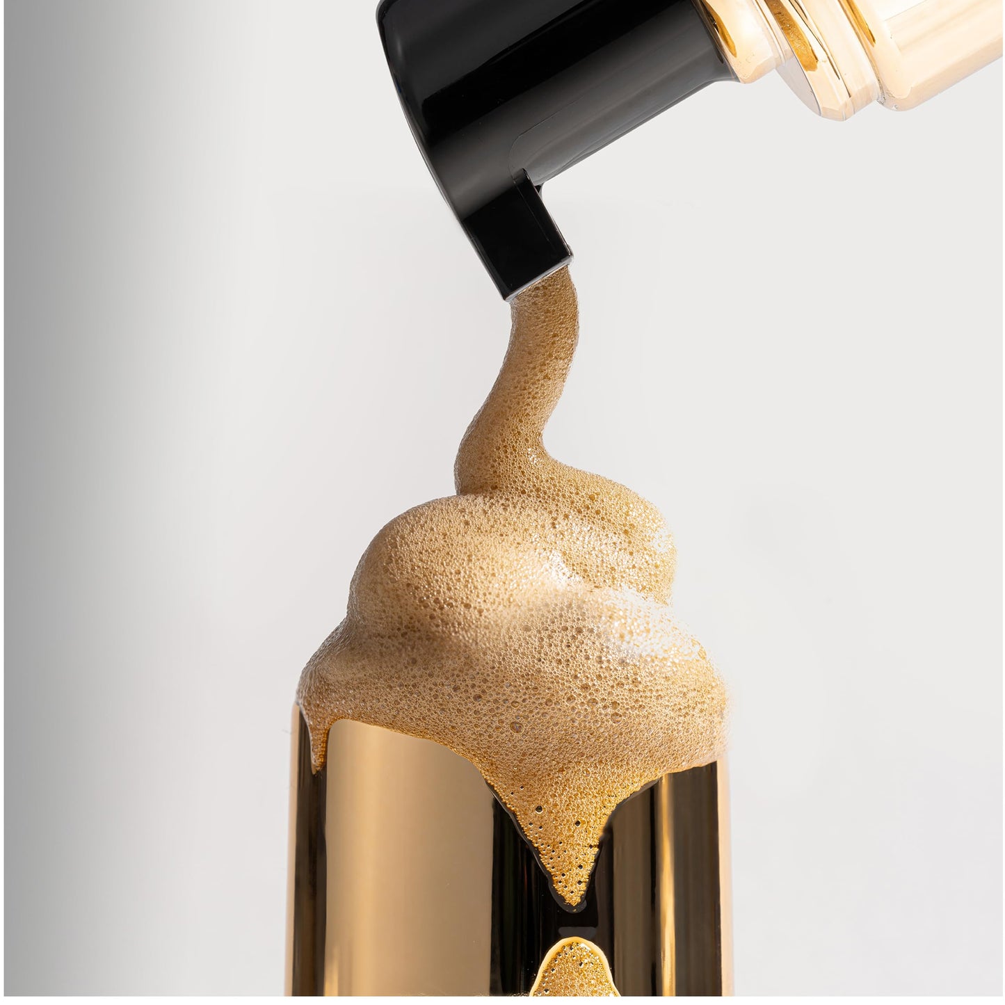 Mousse Autobronzante Liquide Dorée Bondi Sands | Sans Rinçage | Mousse Légère + Séchage Rapide Enrichie en Huile d'Argan, Procure un Bronzage Hydraté et Sans Traces | 150mL