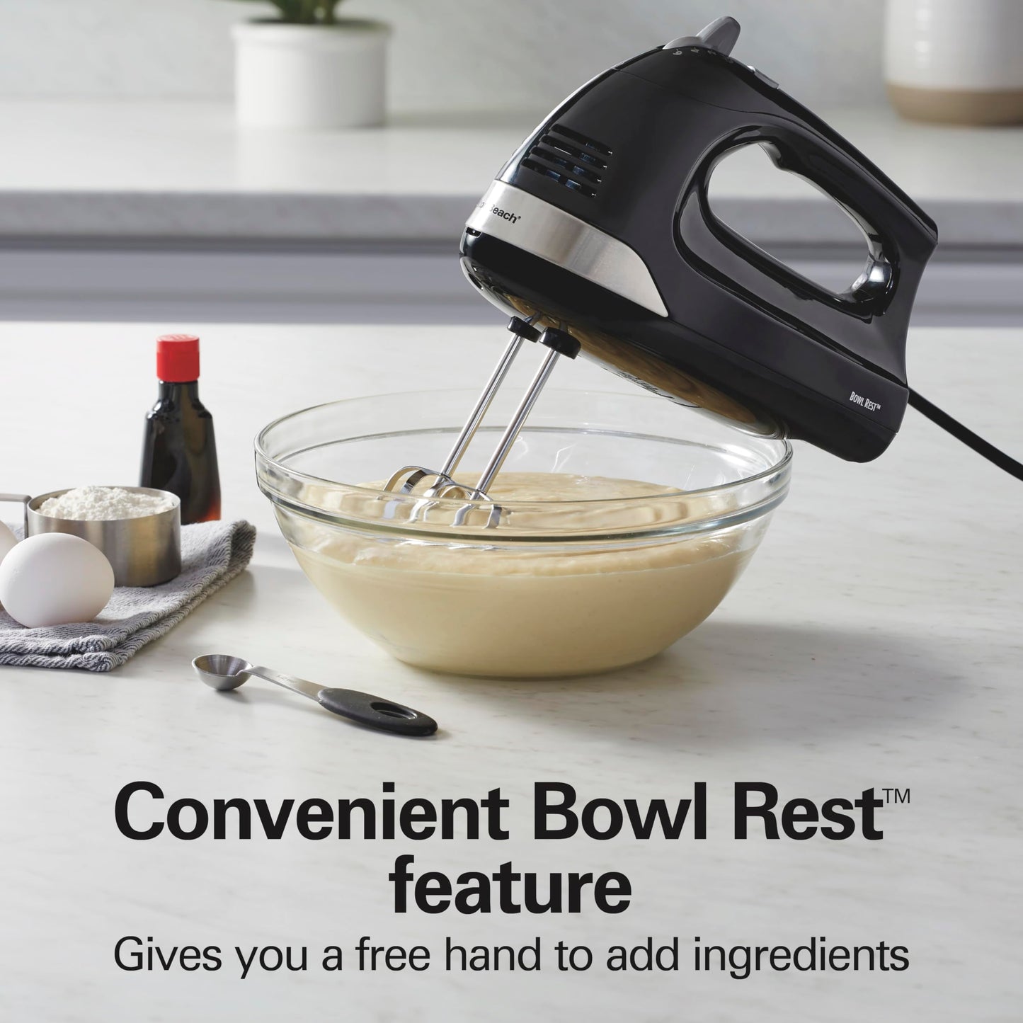 Hamilton Beach 6-Speed Electric Hand Mixer for Baking, 275W, Easy Clean Beaters, Dough Hooks, Whisk, Snap-On Storage Case, Black (62639C) Hamilton Beach