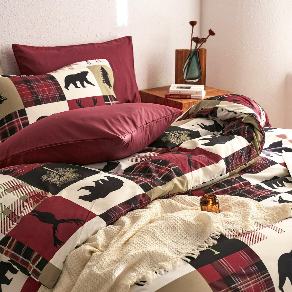 Wake In Cloud - Rustic Comforter Set, Cabin Christmas Farmhouse Western Lodge Woodland Wildlife Patchwork RV Outdoor Theme, Soft Lightweight Bedding, 3-Piece, Burgundy Black, Queen Size 🍁 All In One Marketplace Canada