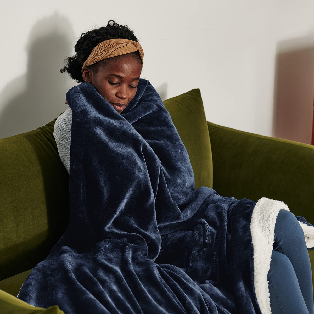 Bedsure Reversible Twin Sherpa Blanket for Bed, Navy, 60x80 Inch 🍁 All In One Marketplace Canada
