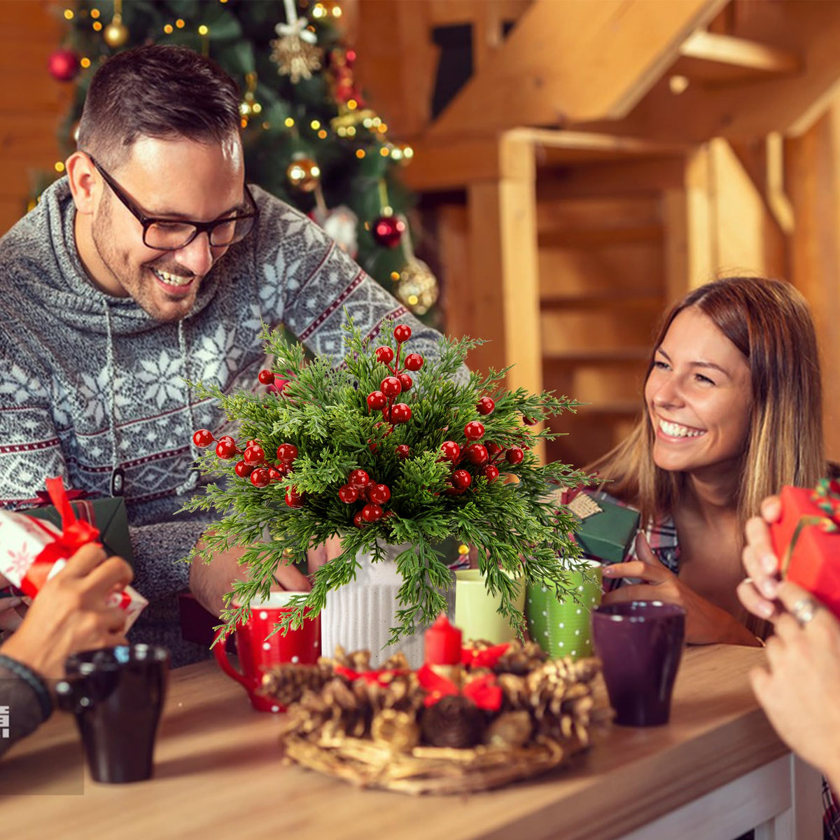 Watayo 60 Pcs Christmas Artificial Pine Branches with Red Berry Stems, 10.5" Faux Evergreen Norfolk Pine Cypress Leaves Stems, Fake Foliage Pine Needles Picks for DIY Craft Garland Home Decor 🍁 All In One Marketplace Canada