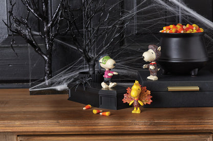 Enesco Peanuts by Jim Shore Halloween Snoopy Dressed in Werewolf Costume Miniature Figurine, 3.54 Inch, Multicolor