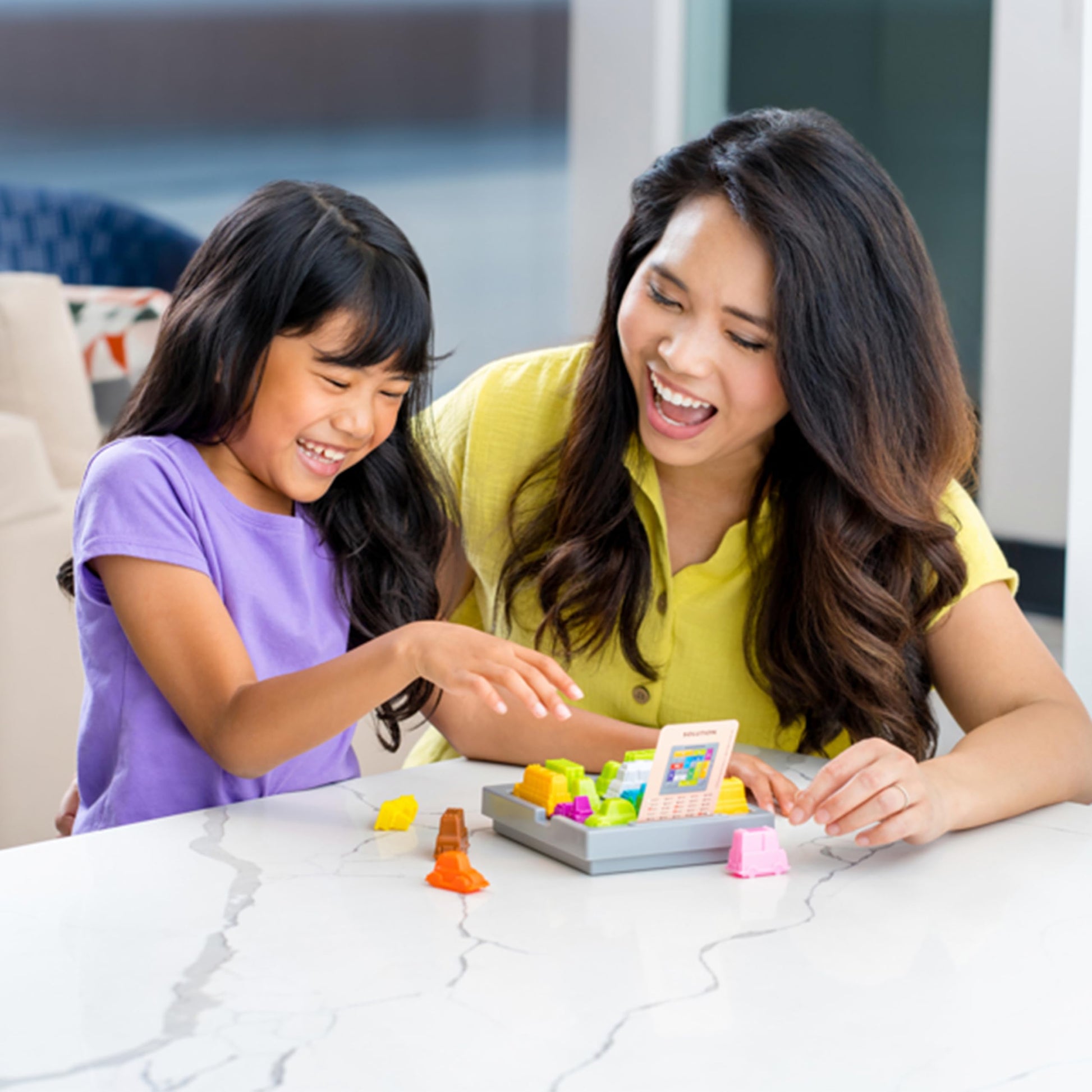 ThinkFun Rush Hour Junior - Classic Traffic Jam Logic Game | New Look for 2024 | STEM Toy for Kids | Engaging Puzzles for Ages 5 and Up | Junior Edition of the International ThinkFun