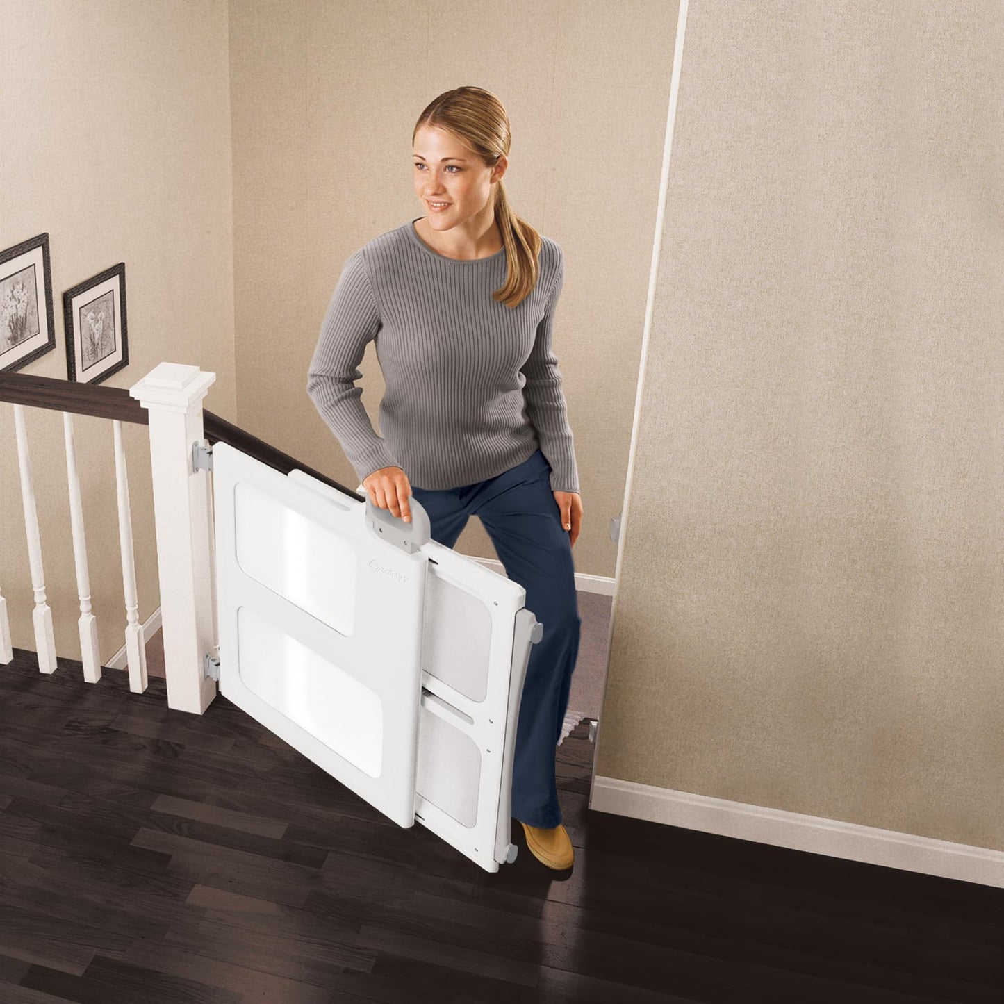 Safety 1st Perfect Fit Gate, Pressure or Hardware installed - Fits Spaces Between 28" and 42" Wide, 28" Tall. Pivoting Bumper For Uneven Openings, Solid Panel Design, Perfect for babies and Pets, White Safety 1st
