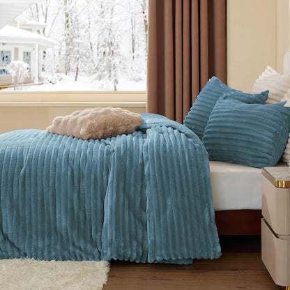 BEDELITE Fleece Queen Comforter Set, Soft Fluffy Bedding Set, Haze Blue 🍁 All In One Marketplace Canada