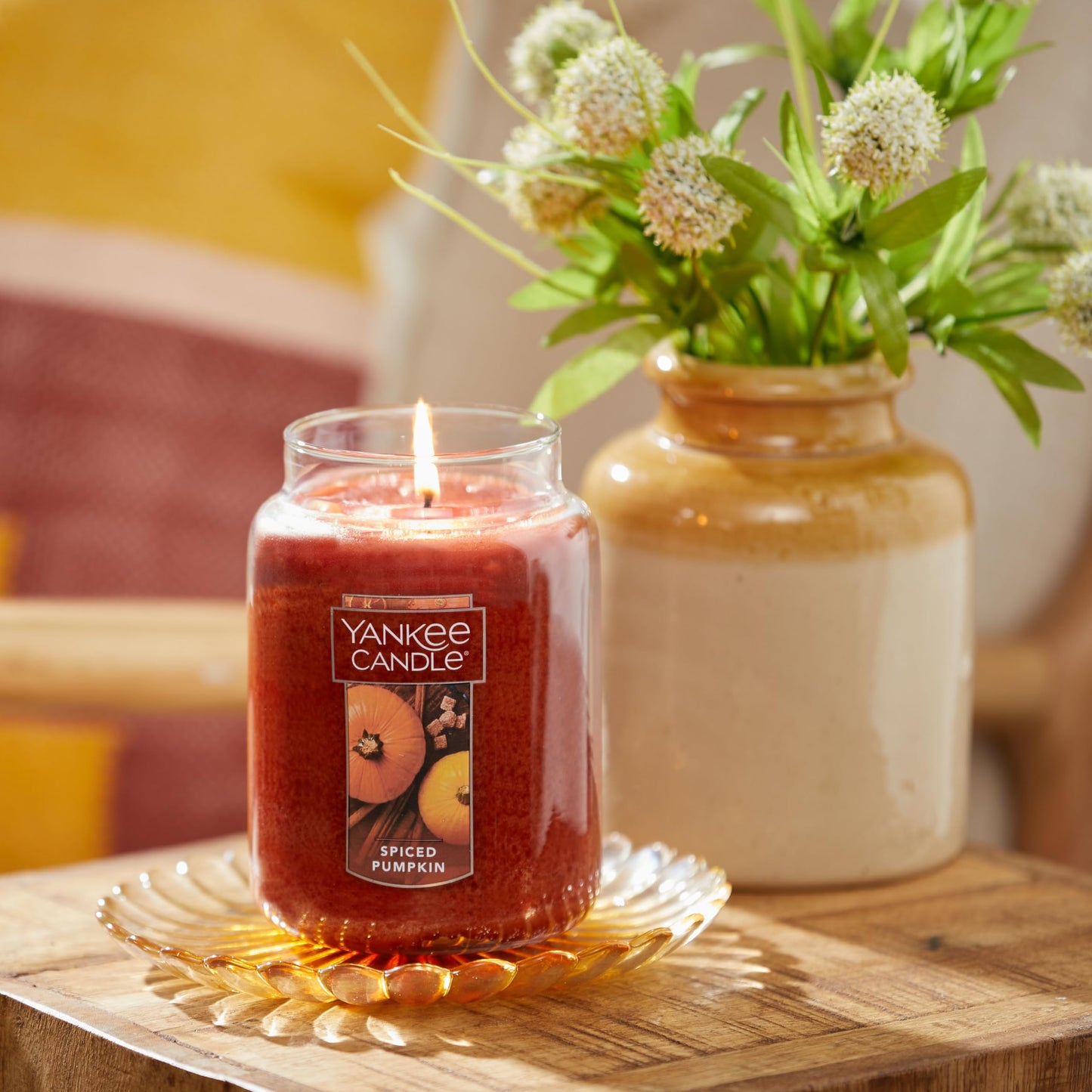 Yankee Candle Scented Candle, Spiced Pumpkin, Original Large Jar Candle, 110-150 Hours of Burn Time, 22 oz. Yankee Candle