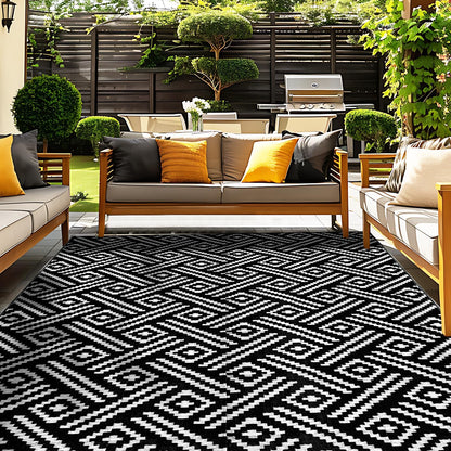 OPPODREAM Outdoor Rug 5x7 Ft, Waterproof Outdoor Plastic Straw Rug for Patio, Reversible Out Door Carpet for Camping, Deck, Rv, 5 x 7 Area Carpet Balcony, Porch, Backyard, Black and White