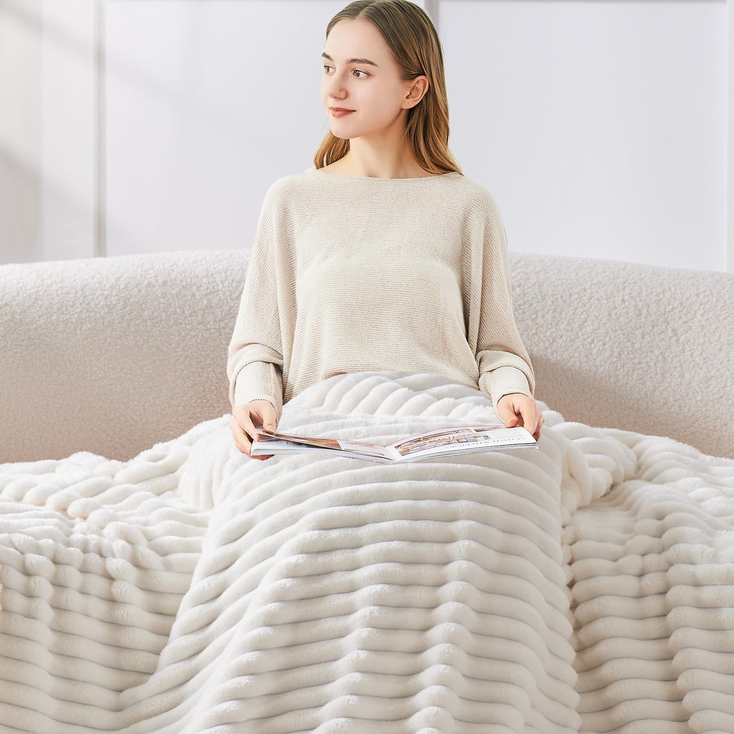 BEDELITE Fuzzy Throw Blankets Room Decor - Soft Cozy Fluffy Fleece Plush Warm Blanket, Cream White for Couch Sofa Bed, Bedroom Living Room Decor, Couverture, Gifts for Women Men Friends, 50"x60"