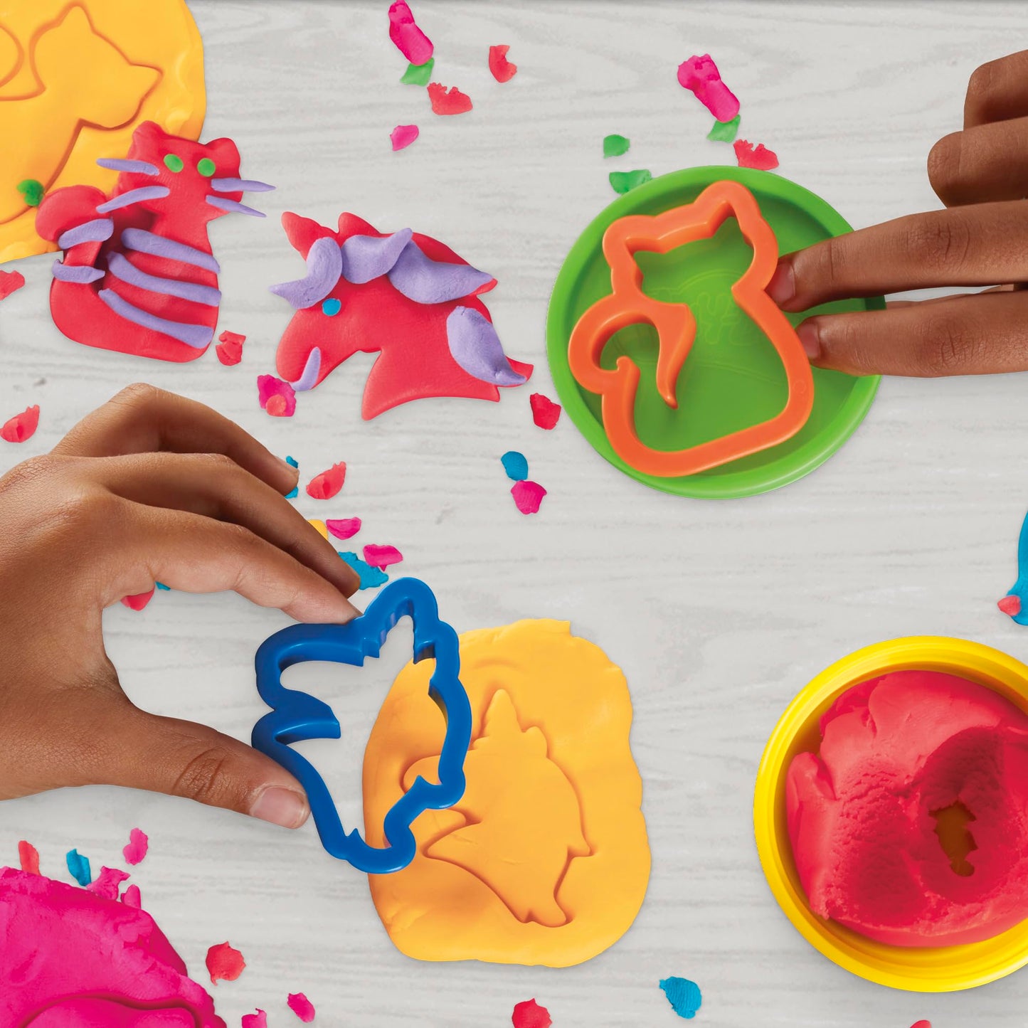 Play-Doh Party Favor Pack, Bulk 24 Pack of Modeling Compound with Cutters, Non-Candy Treat Bag Fillers, Giveaways & Prize Toys for Kids 3 Years & Up (Amazon Exclusive) Play-Doh