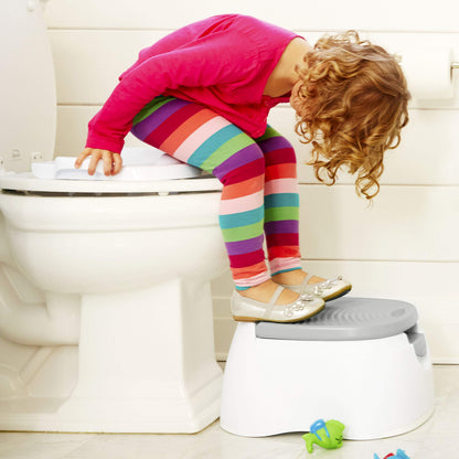 Munchkin Arm & Hammer Multi-Stage 3-in-1 Potty Seat, (Potty Chair, Trainer Ring and Step Stool), Grey Munchkin