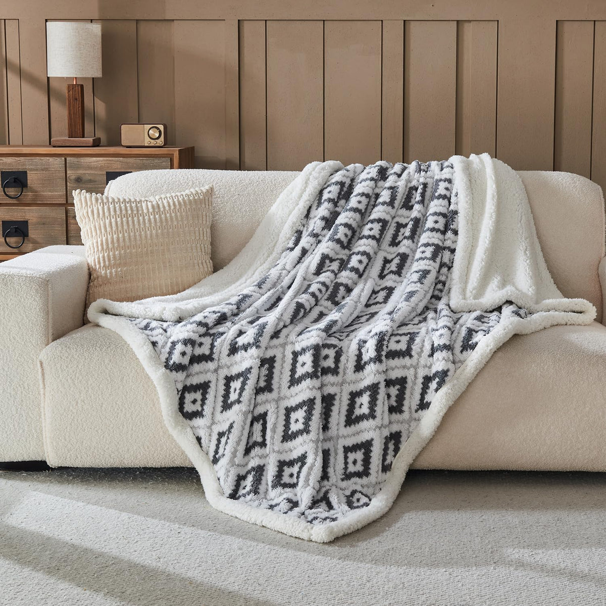 Lotus Karen Sherpa Throw Blankets for Couch Thick and Warm Blanket for Winter Soft Fuzzy Cozy Fluffy Blanket for Sofa Diamond Jacquard Grey 50"x60" 🍁 All In One Marketplace Canada