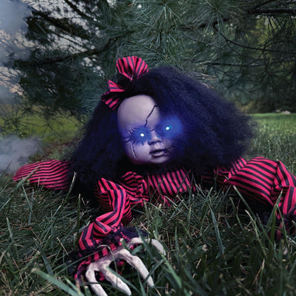 Poupée bébé rampante effrayante de Haunted Hill Farm, animatronique d'Halloween avec lumières et sons activés au toucher, décorations d'Halloween à piles pour l'intérieur ou l'extérieur couvert, accessoire effrayant pour Halloween