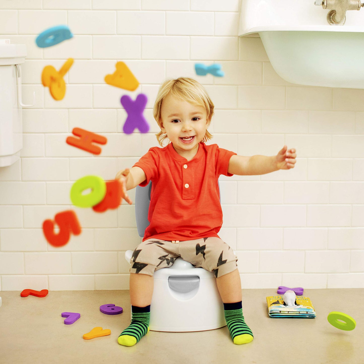 Munchkin Arm & Hammer Multi-Stage 3-in-1 Potty Seat, (Potty Chair, Trainer Ring and Step Stool), Grey Munchkin