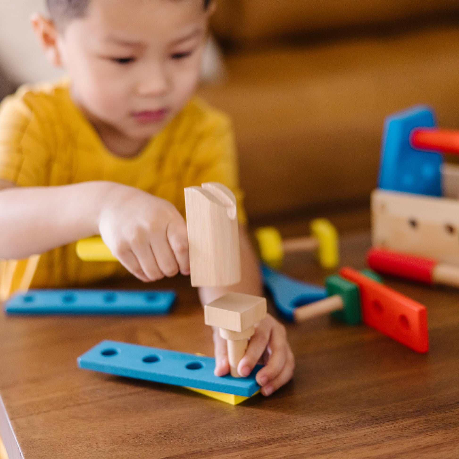 Melissa & Doug Take-Along Tool Kit Wooden Construction Toy (24 pcs) Toy Tools, Wooden Tool Set for Toddlers and Kids Ages 3+ Melissa & Doug