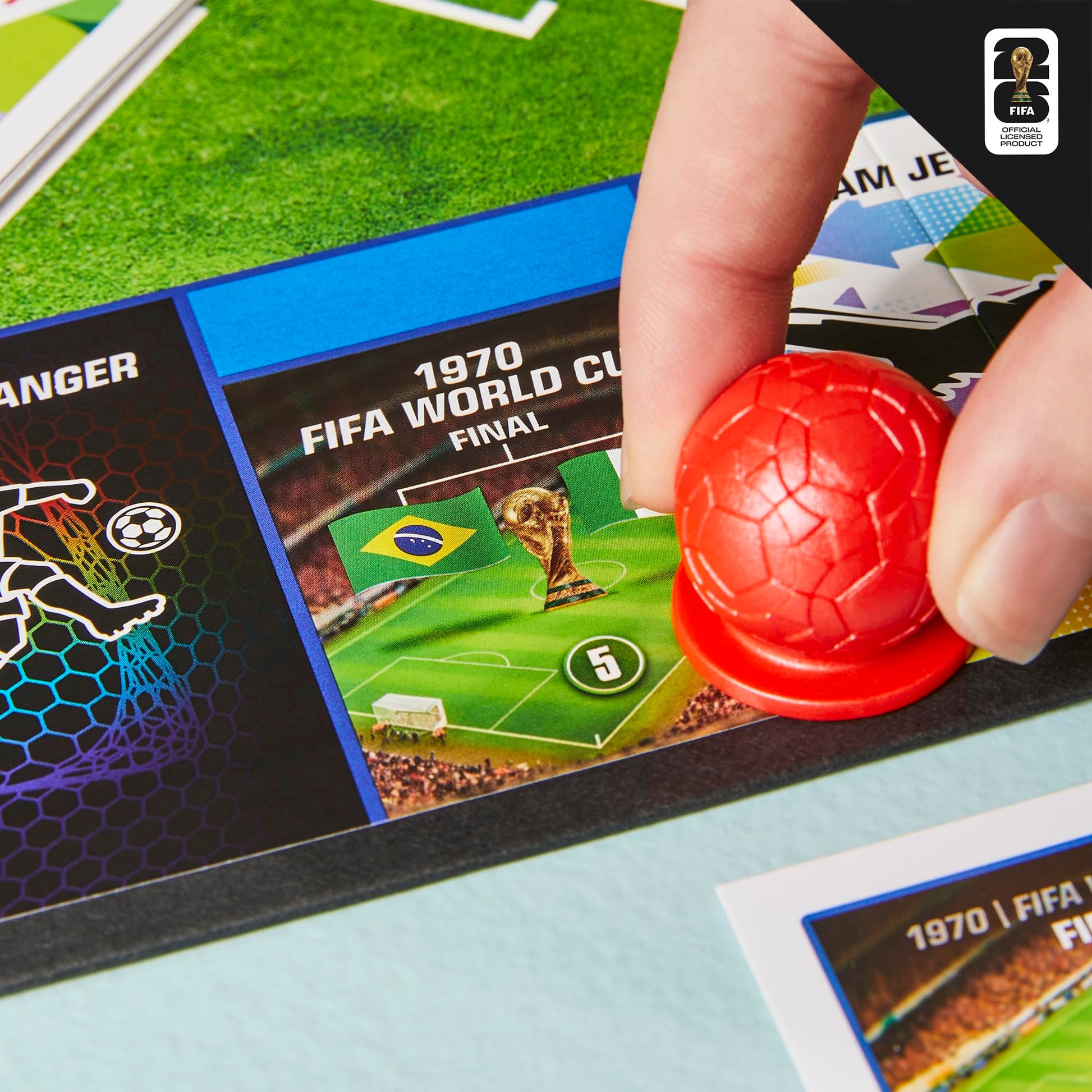Monopoly Panini Prizm: FIFA World Cup Game I Soccer Board Game with Monopoly Panini Prizm FIFA World Cup 2026 Trading Cards I Ages 8+ (English Version) Monopoly