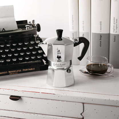 Bialetti - Moka Express: Iconic Stovetop Espresso Maker, Makes Real Italian Coffee, Moka Pot 3 Cups (4.3 Oz - 130 Ml), Aluminium, Silver 🍁 All In One Marketplace Canada