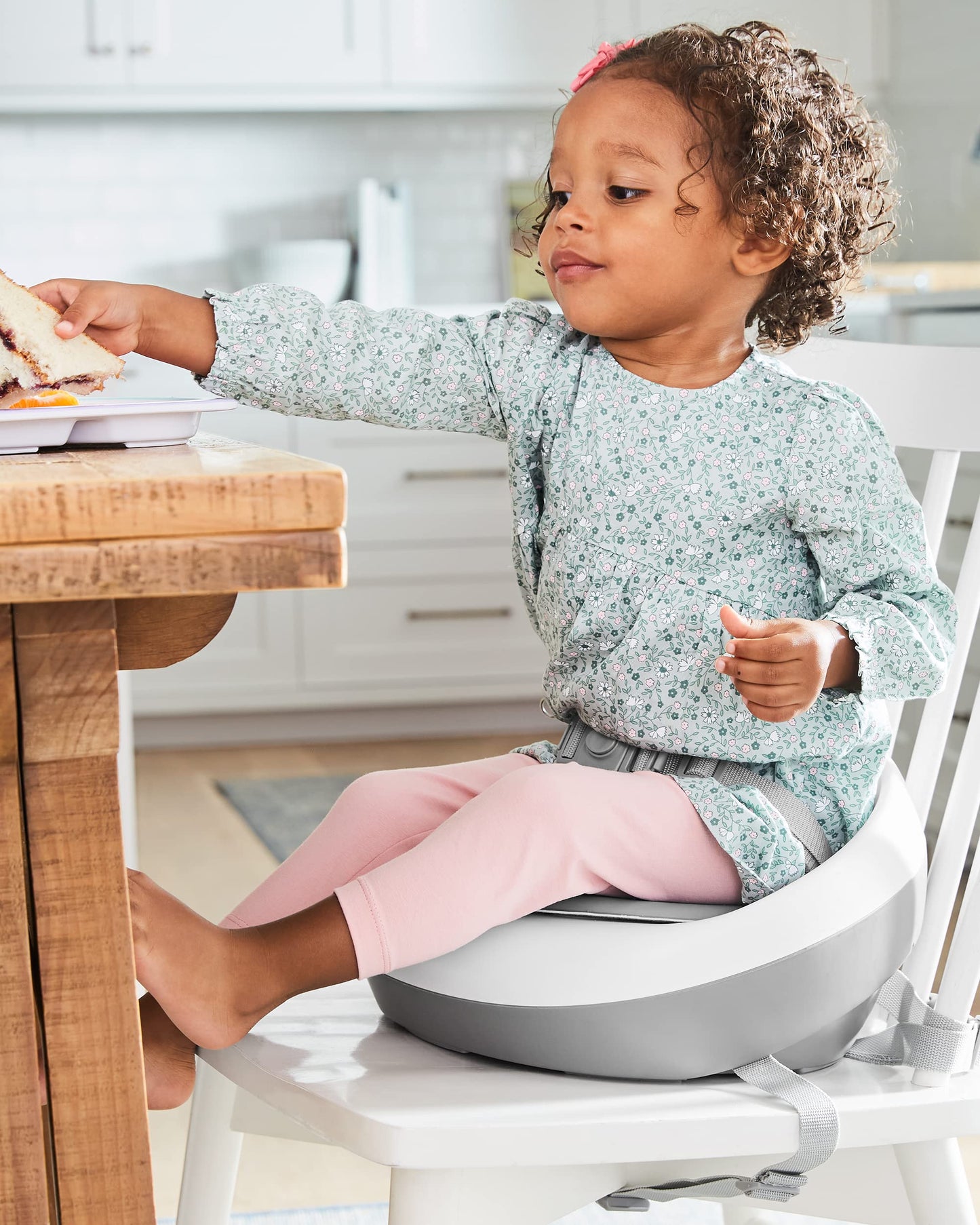 Skip Hop Booster Seat for Dining Table, Sleek Seat Booster, Grey/White Skip Hop