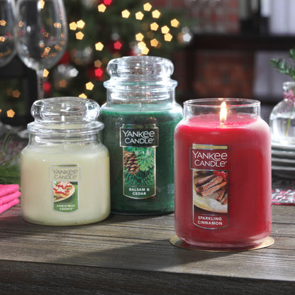 Yankee Candle Scented Candle, Sparkling Cinnamon, Original Large Jar Candle, 110-150 Hours of Burn Time, 22 oz. Yankee Candle