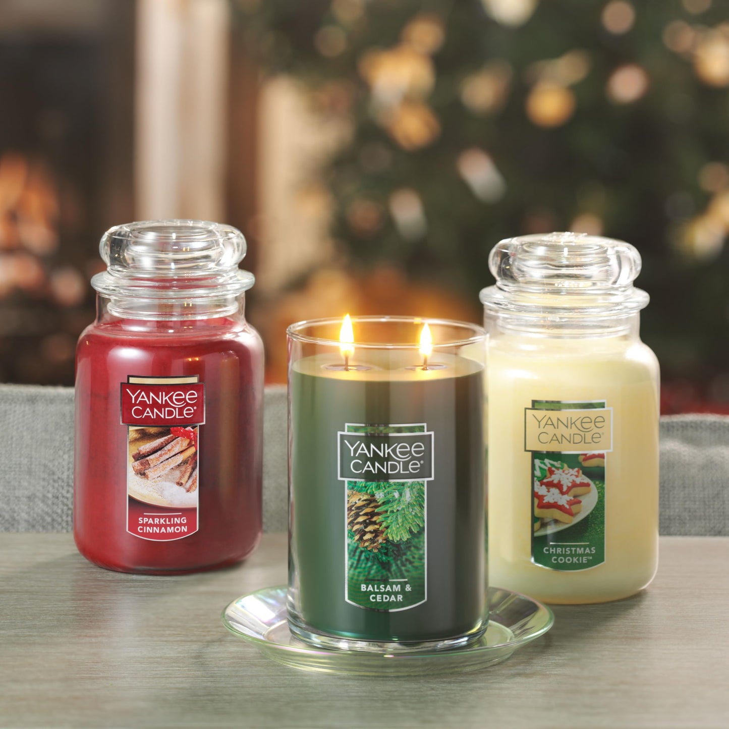 Yankee Candle Scented Candle, Sparkling Cinnamon, Original Large Jar Candle, 110-150 Hours of Burn Time, 22 oz. Yankee Candle
