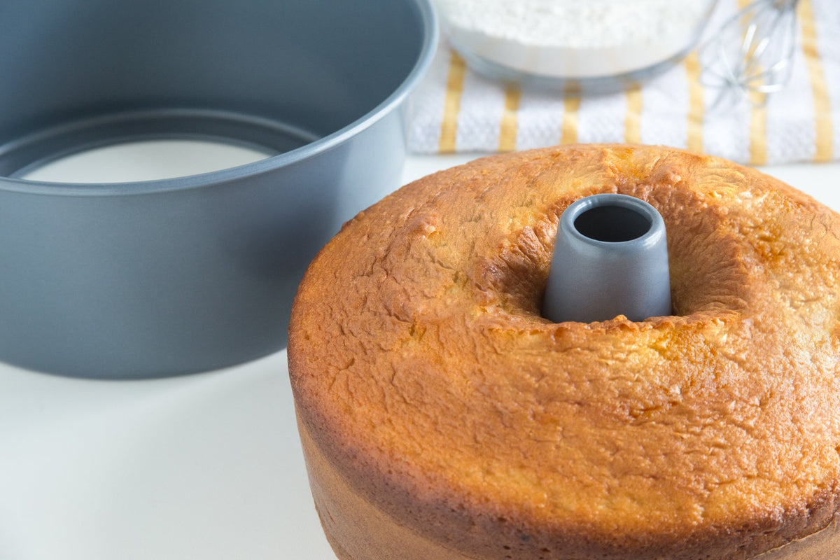Fox Run Angel Food Cake Pan, Removable Bottom, Nonstick 10" Tube Cake Pan 🍁 All In One Marketplace Canada