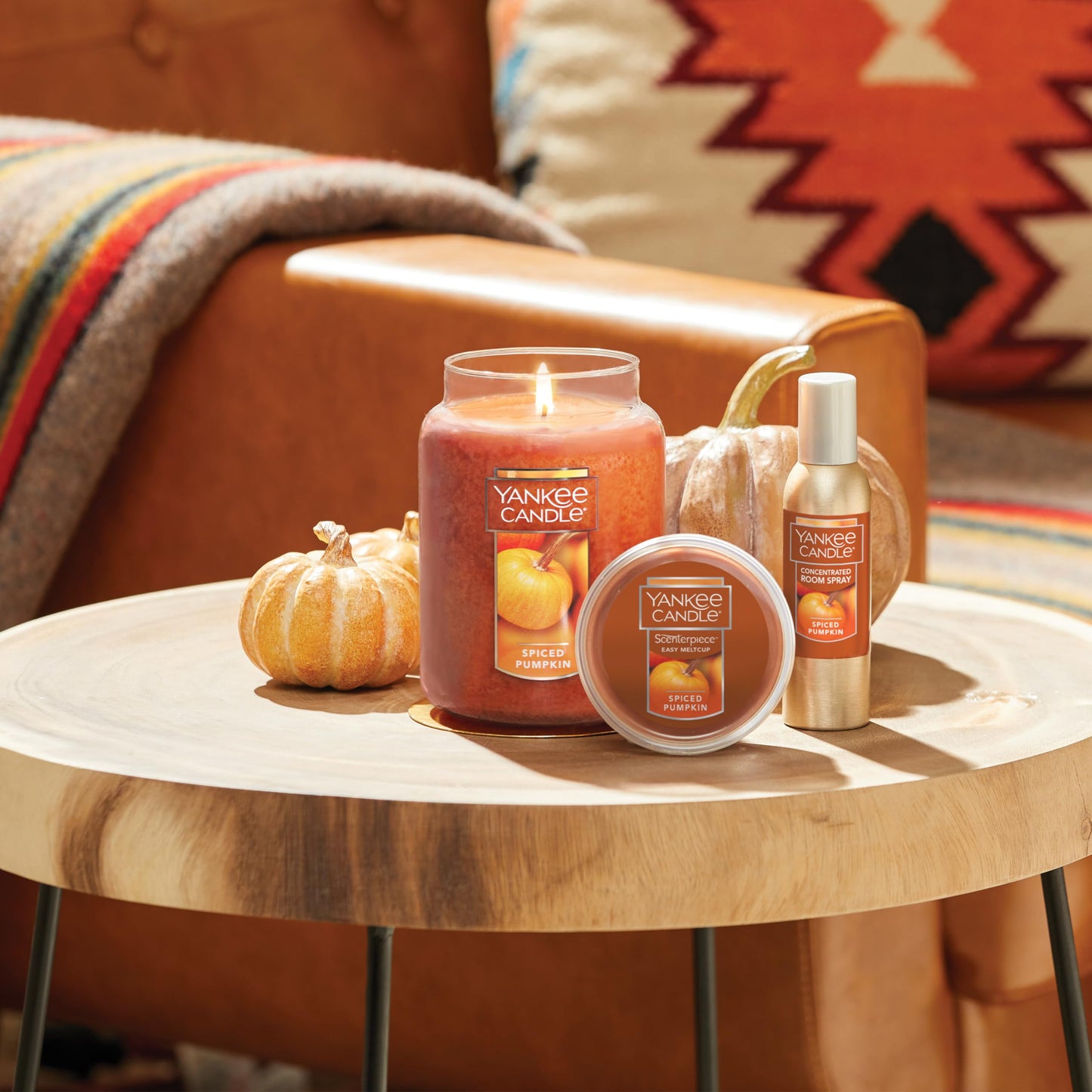 Yankee Candle Scented Candle, Spiced Pumpkin, Original Large Jar Candle, 110-150 Hours of Burn Time, 22 oz. Yankee Candle