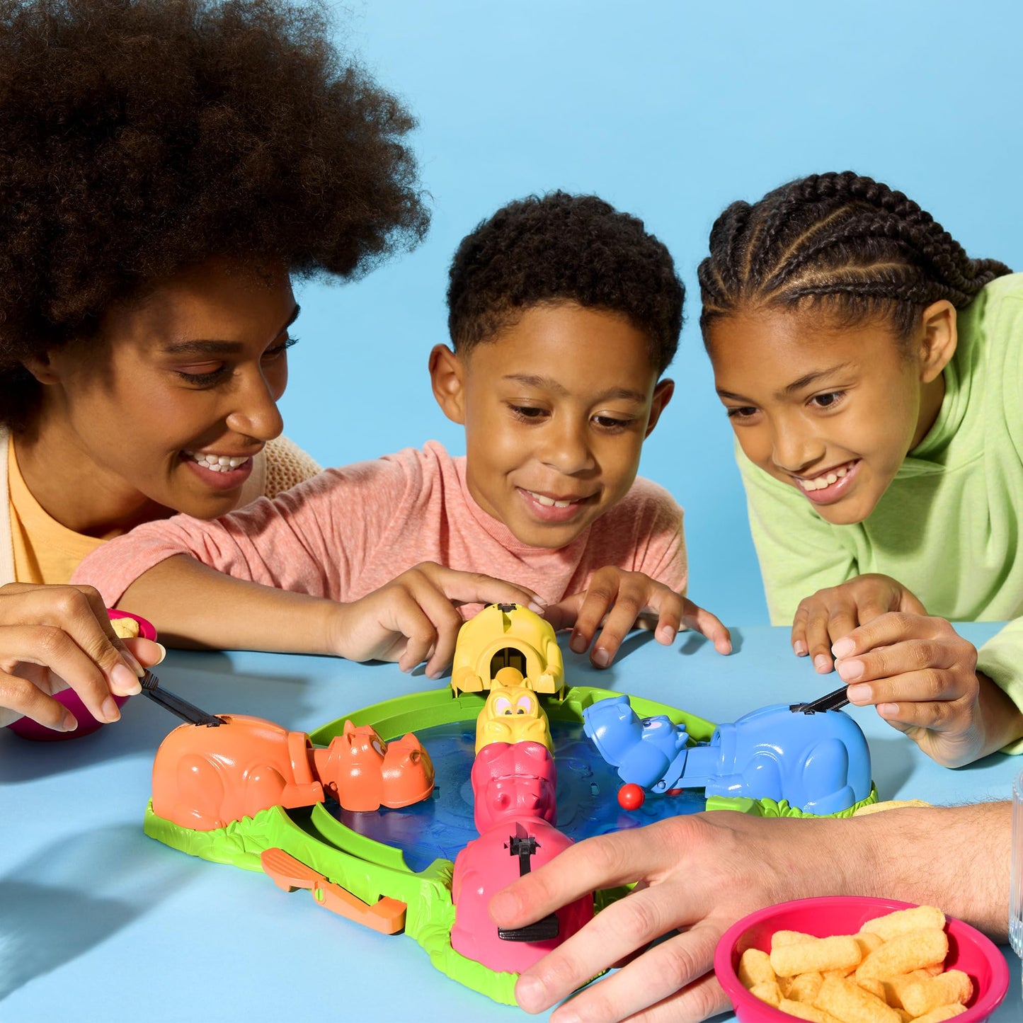 Hungry Hungry Hippos Game for Preschoolers | with Instant Marble Relaunch, Easy Set-Up & Storage| Ages 4 and Up | for 2 to 4 Players | Kids Games (English & French) Hasbro