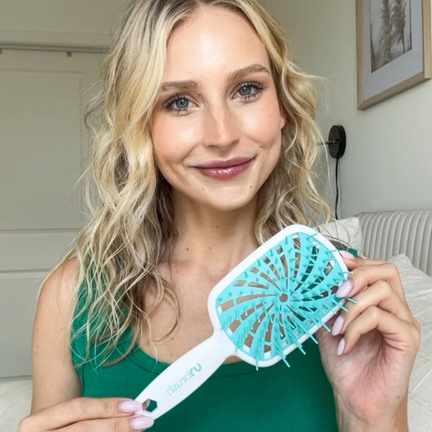 FHI Heat UNbrush Plus — Curly Hair Brush for Gentle & Effective Detangling on Wet or Dry Fragile Hair Types — Detangler Brush w/ 84 UltraFlex Bristles, Ultra-light, Vented, Anti Static Hairbrush FHI Heat