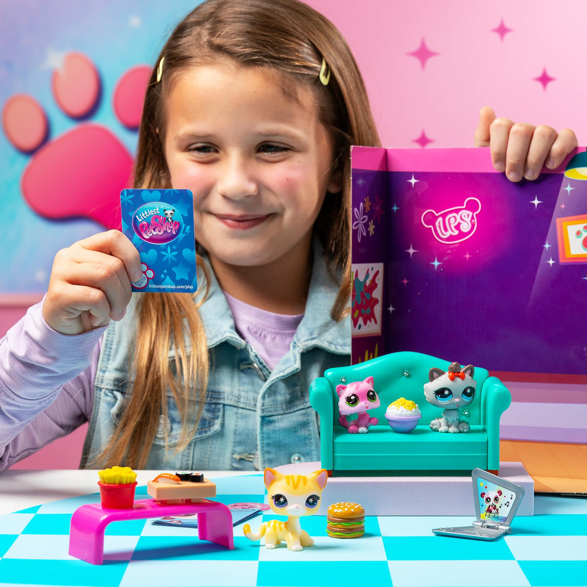 Littlest Pet Shop - Diner Dash Play Pack, Gen 7 Authentic LPS Bobble Head Toy Figure, Collectible Toy Animal, Ages 4+