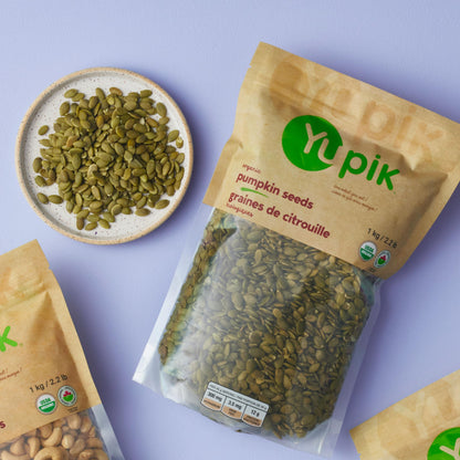 Yupik Organic Raw Pumpkin Seeds, No Shell, 1 kg, Gluten-Free, Non-GMO, Kosher, Vegan, Shelled Pepitas, Salt-Free, Plant-Based Protein, Source of Fiber, Healthy Snacks, Ideal for Baking & Topping