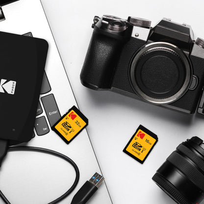 Kodak 32 GB Class 10 UHS-I U1 SDHC/XC Premium Performance Memory Card, for Full HD Video Recording and High-Resolution Pictures, Compatible with All Devices Supporting SDHC and SDXC Standards
