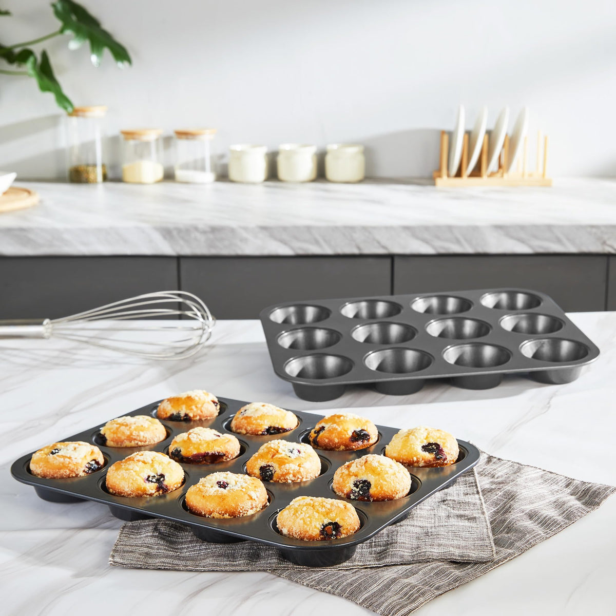 HONGBAKE Muffin Pan for Baking, Nonstick Cupcake Tin 12 Cup, 2 Pack Cup Cake Tray, Premium & Dishwasher Safe - Dark Grey 🍁 All In One Marketplace Canada