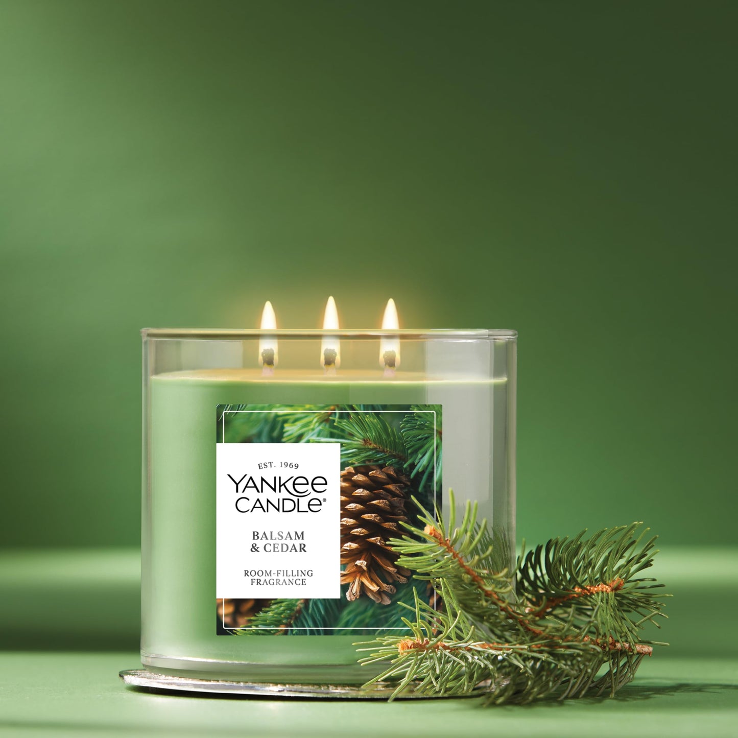 Yankee Candle 3 Wick Candle Jar, Scented Candle with up to 40 Hours of Burn Time, Premium Plant Wax Blend for Consistent Long Lasting Scent from First to Last Burn, Balsam & Cedar 🍁 All In One Marketplace Canada